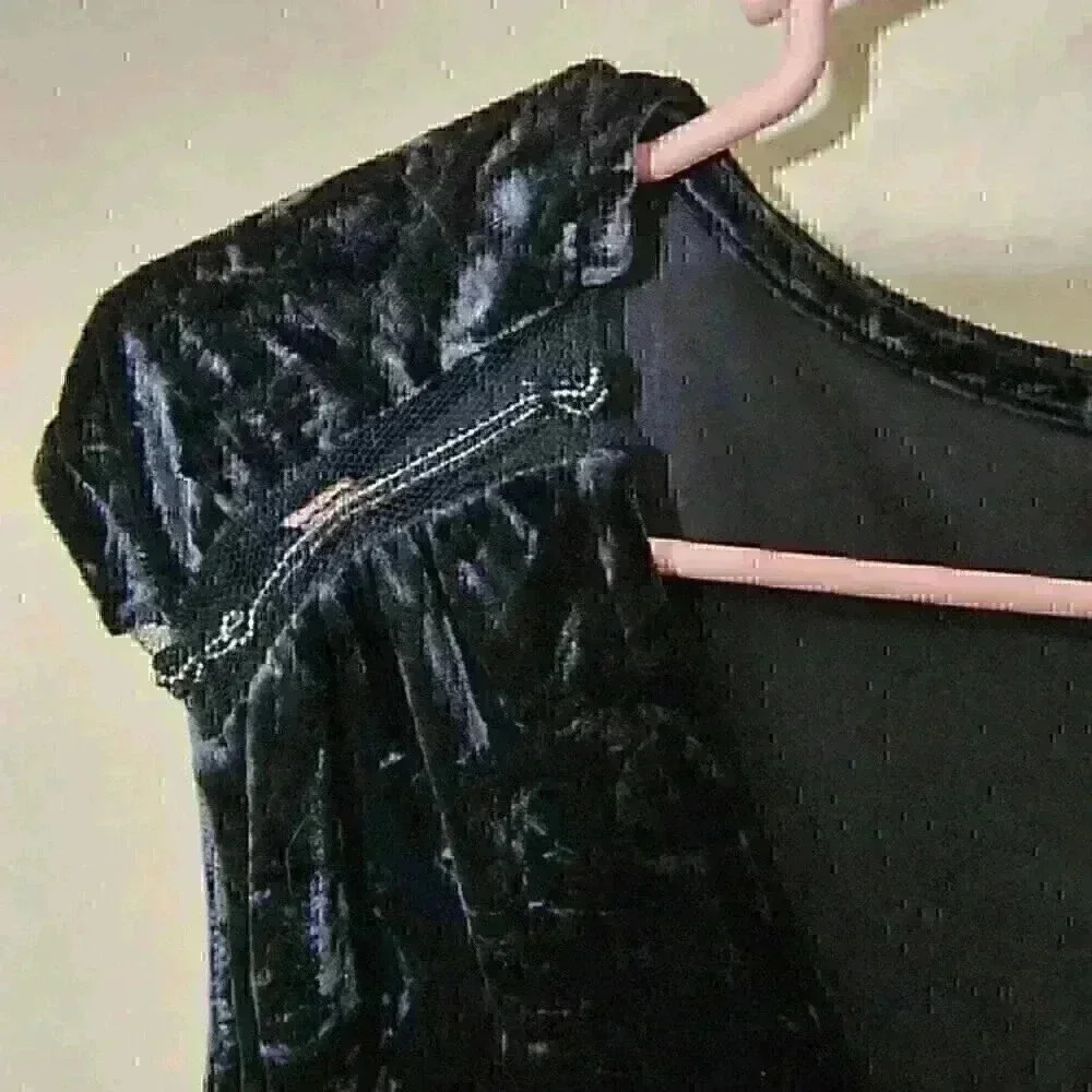 Rock and roll republic crush velvet blouse black purple Size small - Picture 6 of 7